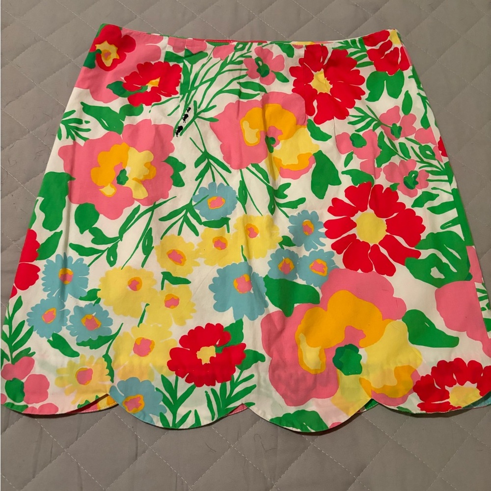 Lilly Pulitzer  scalloped Hem -Ants